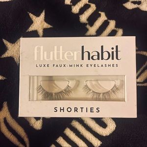 Flutterhabit fake eyelashes